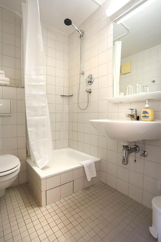 H&H Apartments Im Herzen Der Stadt Super Zentral Ruhig Mit Kochnischen Balkon Oder Empore Greifswald Esterno foto