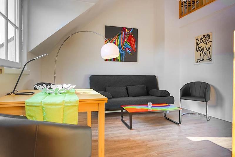 H&H Apartments Im Herzen Der Stadt Super Zentral Ruhig Mit Kochnischen Balkon Oder Empore Greifswald Esterno foto