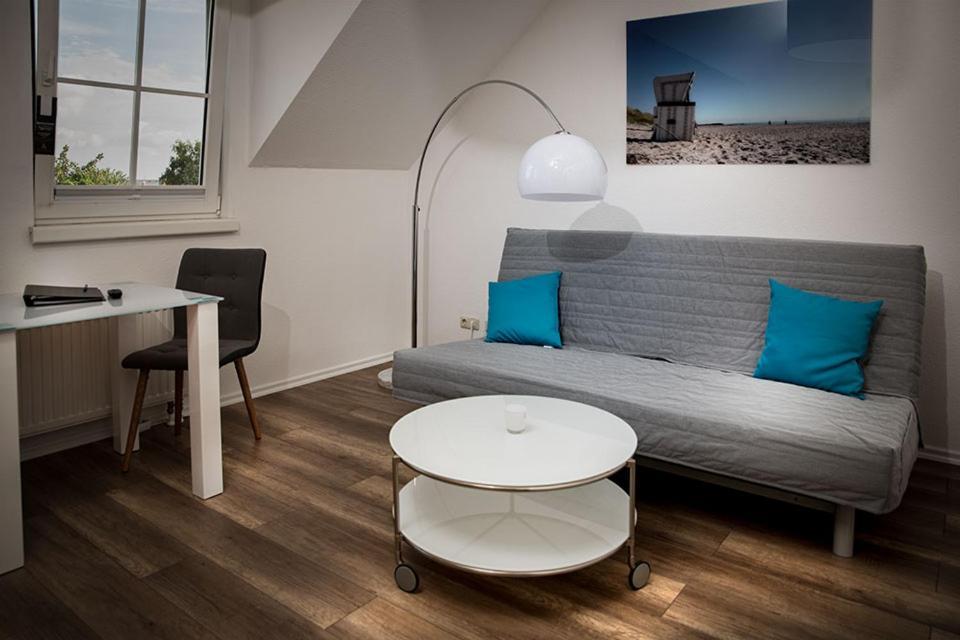 H&H Apartments Im Herzen Der Stadt Super Zentral Ruhig Mit Kochnischen Balkon Oder Empore Greifswald Esterno foto